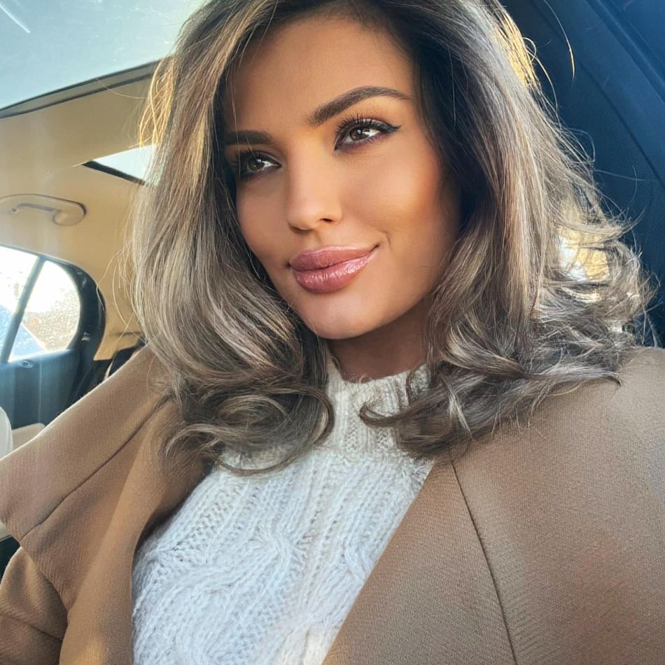 Diana Enache și-a botezat fiica! Imagini de la botezul nepoatei lui Adrian Enache