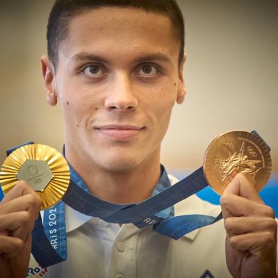 David Popovici, aur și un nou record european la 100 m liber! Românul scrie din nou istorie în natația mondială