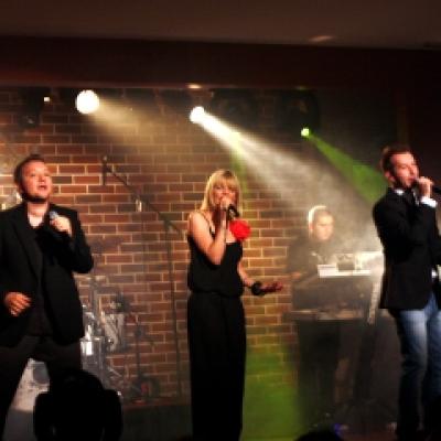 Asculta aici noul single Hi Q