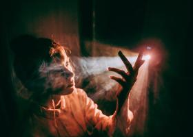 Ce blocaj karmic te ține pe loc, în funcție de zodie – Lecția pe care refuzi să o înveți (și care se tot repetă)