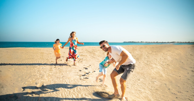 VARA ACEASTA VĂ PROPUNEM SĂ VEDEȚI DUBLU:  RAS AL KHAIMAH (EAU) ȘI MUSANDAM (SULTANATUL OMAN)