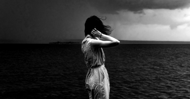 Nu mai bate la uși închise. Acceptă și mergi mai departe. Universul are pregătit altceva pentru tine