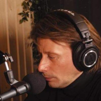 Marius Manole s-a accidentat pe scenă. Actorul a fost transportat de urgență la spital