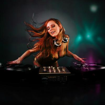 DEZMAT TOTAL al tinerelor BRITANICE, la un festival organizat in Spania