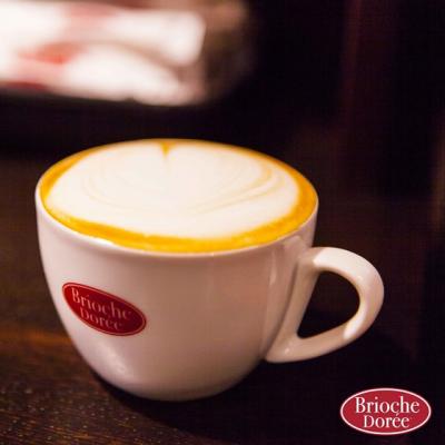 Clubul Rezidential Stejarii este gazda celei mai noi cafenele Brioche Doree