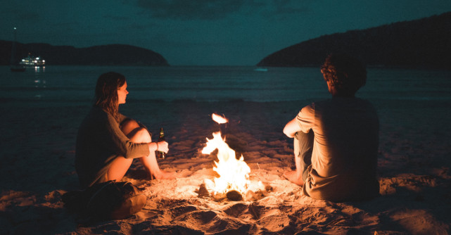 Daca partenerul tau face aceste lucruri, nu are grija de tine, ci te controleaza!