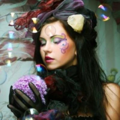 Video: Alexander McQueen primavara-vara 2012