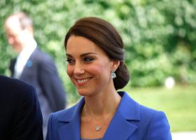 Kate Middleton a strălucit la Wimbledon într-o rochie roșie spectaculo