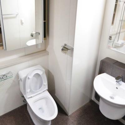 Cum faci o baie de mici dimensiuni să pară mare