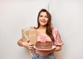 150 + Mesaje și urări de transmis la 18 ani (majorat)