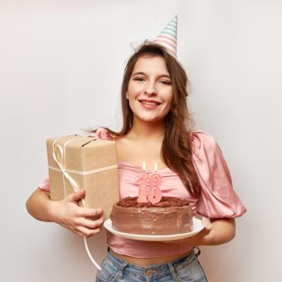 150 + Mesaje și urări de transmis la 18 ani (majorat)