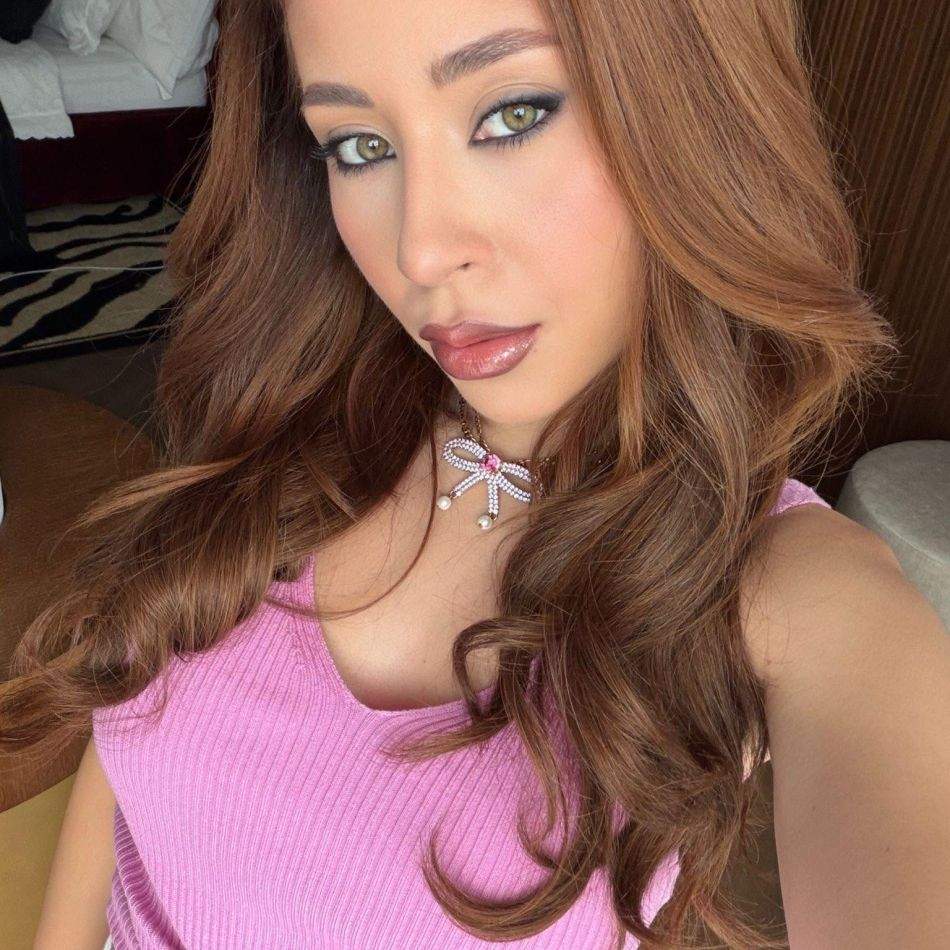 Nicole Cherrry, apariție extravagantă la petrecerea lui J. Balvin. Melodia cu care l-a impresionat pe artist 