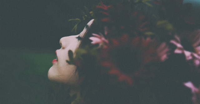 Cum să te ferești de oamenii care îți seacă sufletul de energie?