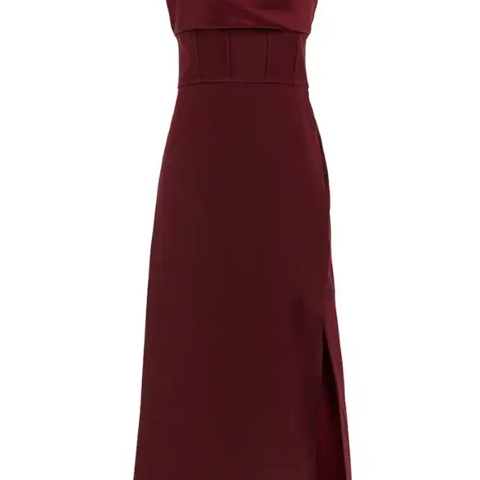 Cum integrăm nuanțele de roșu în ținute? 20 de piese vestimentare pentru anul 2024