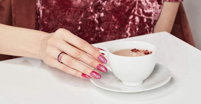 OPI prezintă noul Velvet Vision Gel Effects – Gel Magnetic de unghii