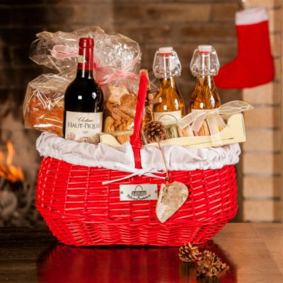 Iarna aceasta Fabulous Baskets iti aduce bradul de Craciun acasa