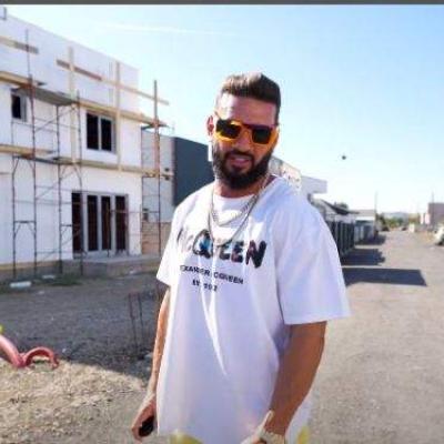 Dorian Popa, gest impresionant pe străzile din București. Vloggerul a izbucnit în lacrimi:O să ajungeți la sapă de lemn