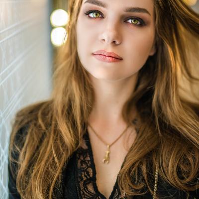 Cui i se potrivește rujul nude mat & la ce să fii atentă dacă îl porți