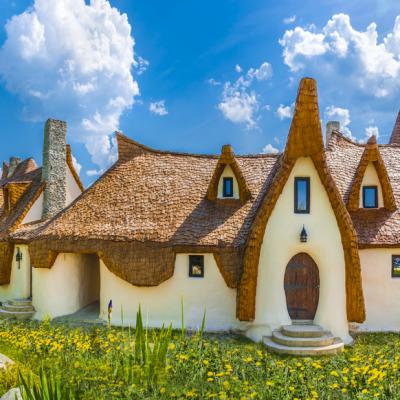 Locuri de poveste din România: castele, muzee și cascade pe care să le vizitezi în această toamnă