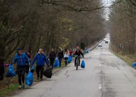 Se lanseaza Plogging pentru Romania, miscare ecologica prin alergare si sport, ce curata de gunoaie zonele verzi din tara