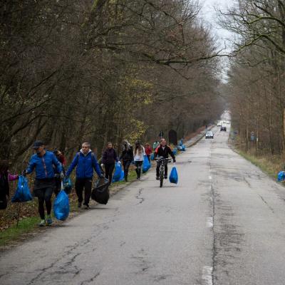 Se lansează Plogging pentru România,  mișcare ecologică prin alergare și sport, ce curăță de gunoaie zonele verzi din țară