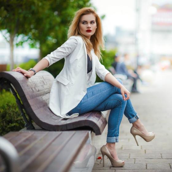 Jeansi in tinute de birou