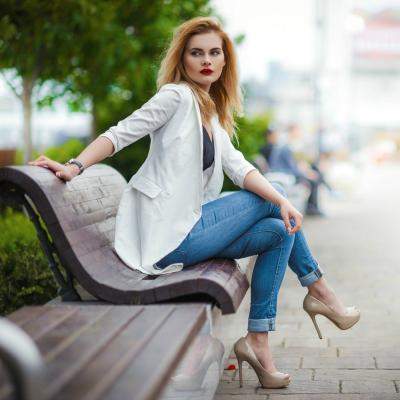 Jeansi in tinute de birou