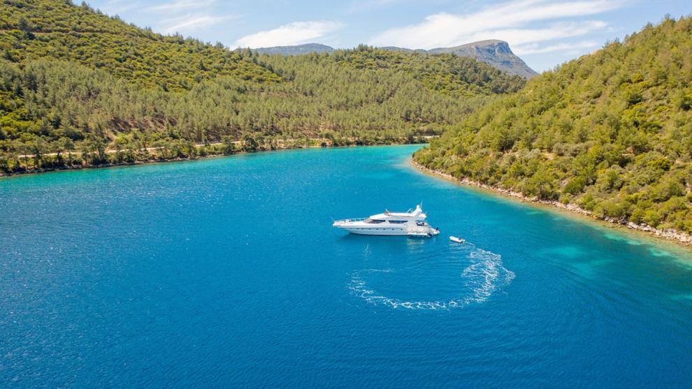Croaziere albastre în Turcia: de la golfuri ascunse la situri antice