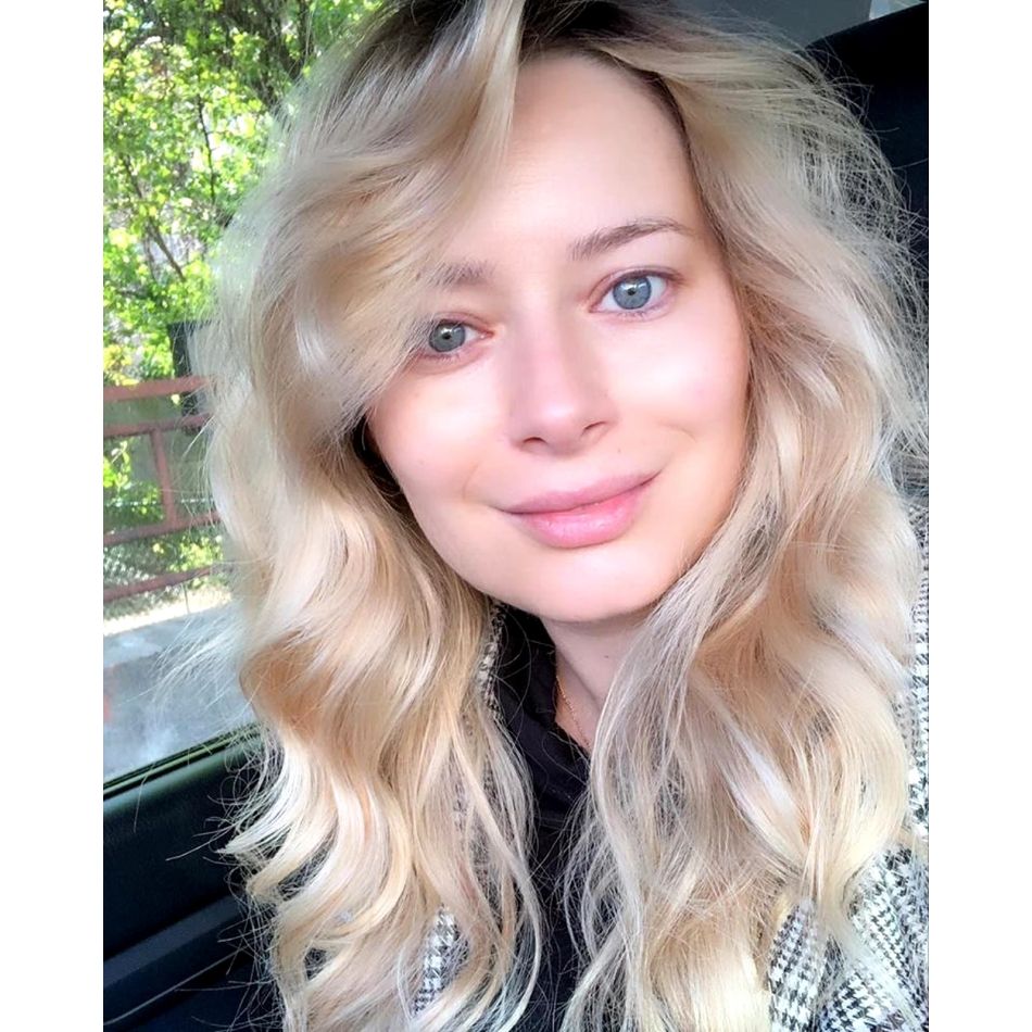 Laura Cosoi, mămică de trei fetițe! Vedeta a născut astăzi, iar fotografia postată i-a emoționat pe internauți