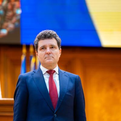 Nicușor Dan și Mirabela Grădinaru și-au dus fiica la școală. Aheea a început clasa a IV-a