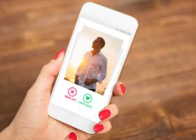 Sunt Lorena si cred ca ti-as da swipe right pe Tinder