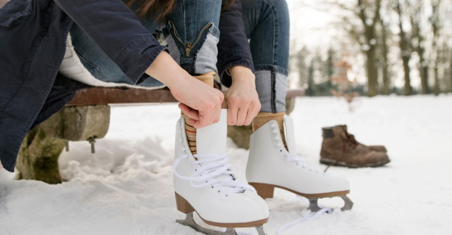 Cum să te pregătești corect pentru ora de patinaj pe gheață: echipament și sfaturi utile