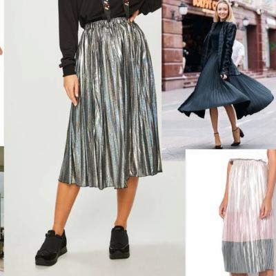 7 tipuri de fuste plisate în culori metalice pe care să le ai anul acesta