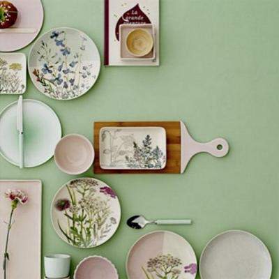 15 accesorii colorate, pentru micul dejun