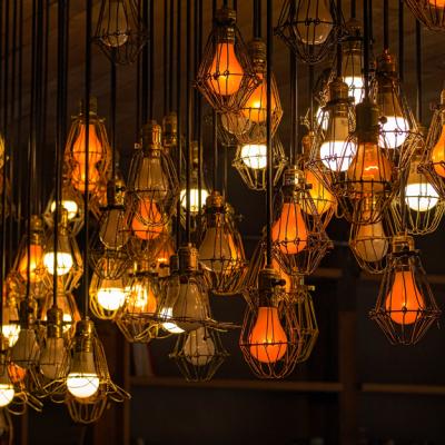 Tendințe în decorațiuni pe 2019: vezi aici corpuri de iluminat pentru fiecare stil