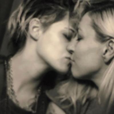 Kristen Stewart se casatoreste cu iubita ei. Actrita a fost ceruta in casatorie