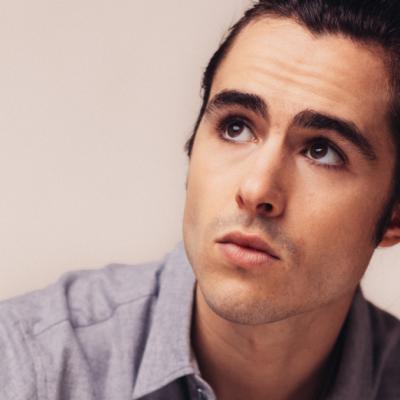 Ben Schnetzer a semnat pentru rolul celebrului dirijor român Sergiu Celibidache în filmul „Cravata galbenă”