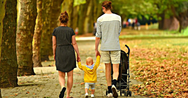 Cum gestionăm deshidratarea copilului mic în timpul sezonului cald? Sfaturi prețioase de la Dr. Mihai Craiu