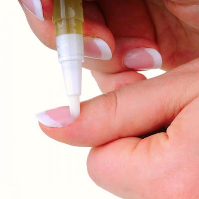 5 Produse cu ingrediente naturale pentru ingrijirea cuticulelor