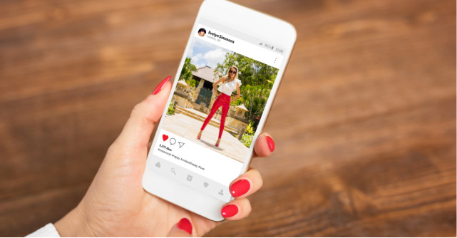 Statusuri pentru Facebook și Instagram: 25 de citate scurte