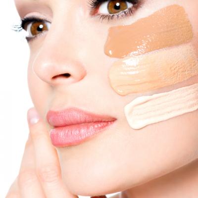 6 trucuri ca sa aplici fond de ten fara sa incarci pielea