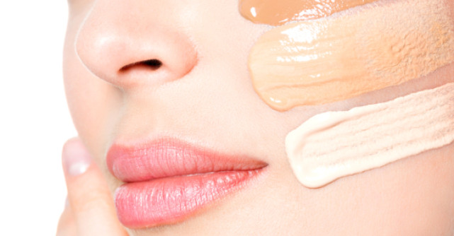 6 trucuri ca sa aplici fond de ten fara sa incarci pielea
