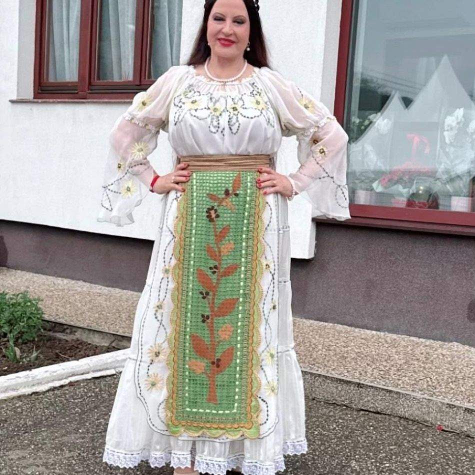 Maria Dragomiroiu, apariție spectaculoasă la cei 70 de ani. Artista a cucerit internetul cu imaginile de la plajă