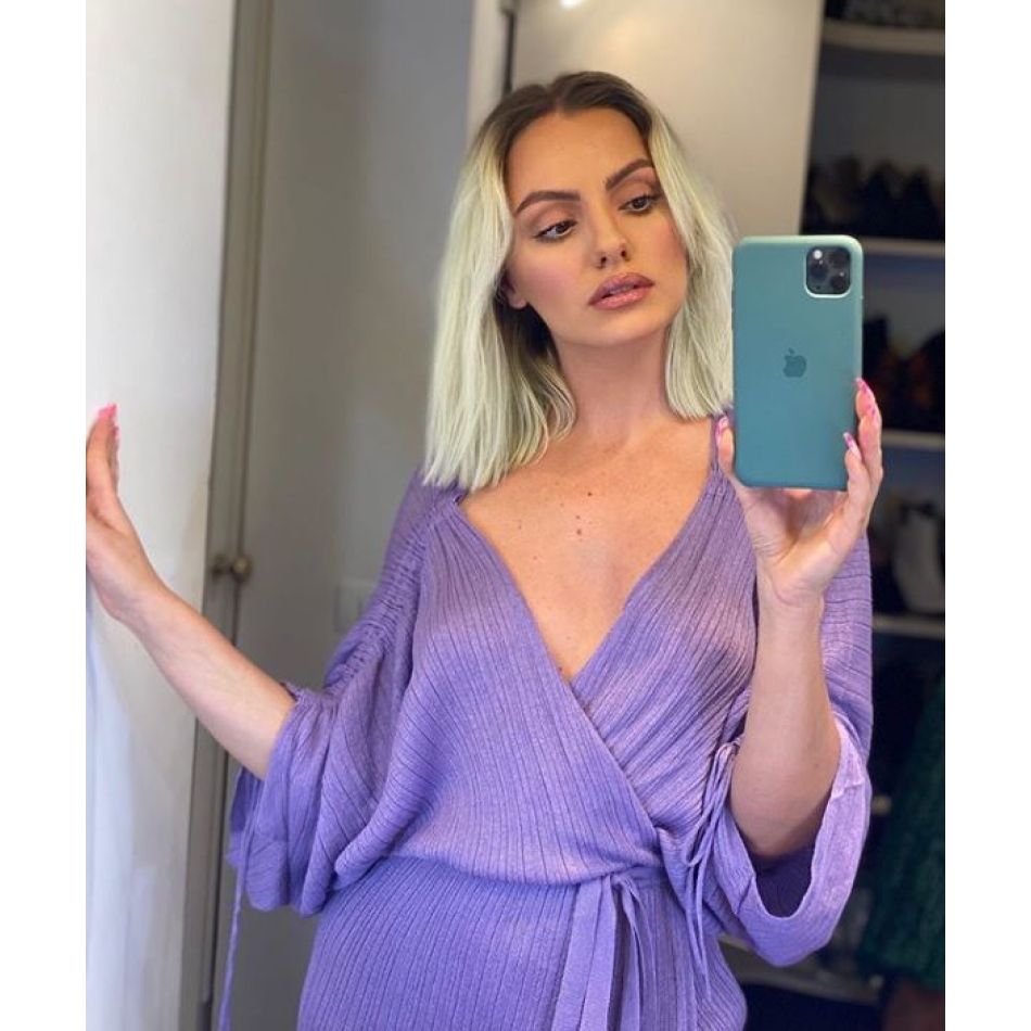 Alexandra Stan, complet goală în Grecia! Artista a urcat pozele pe Instagram și a făcut furori printre internauți 