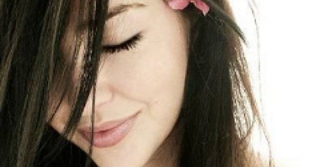 Garnier Naturals cu lapte de vanilie si pulpa de papaya