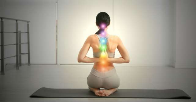 7 posturi de yoga si exercitii blande care calmeaza instant durerile de spate