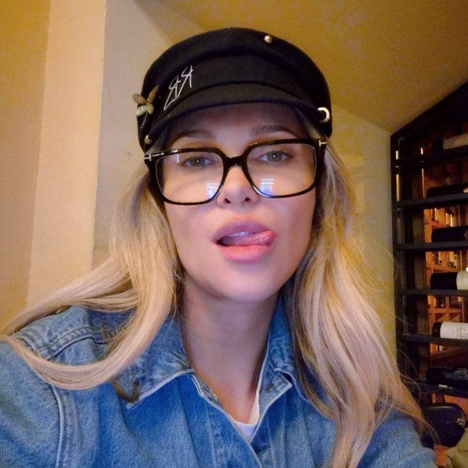 Lora, amenințată cu moartea în mediul online. Artista a depus plângere la Poliție împotriva a doi bărbați