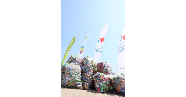 Can Day by Bucuresti Mall - colectam pentru arta. Vino sa vezi Atlantida pierduta construita din obiecte reciclate