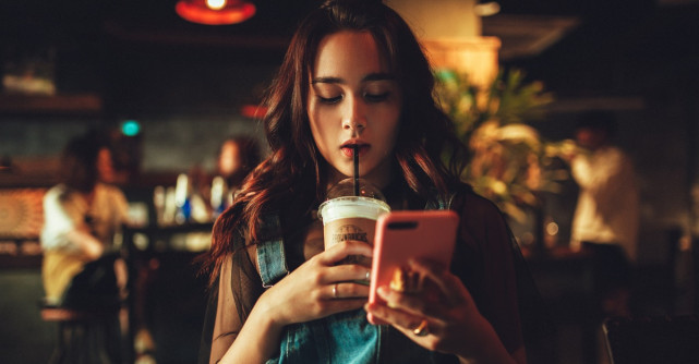 Studiu TikTok: Romanii vin pe TikTok pentru a descoperi cultura locala si a se exprima creativ