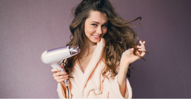 Cosmetice și aparate pentru coafuri ca-n reviste